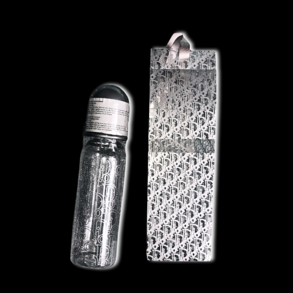 Baby Dior Limited Edition Baby Couture Jacquard Trotter Baby Bottle - Picture 15 of 17